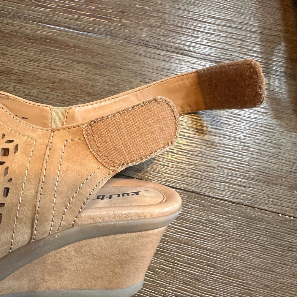 Earth‎ Origins Cascade Camel Wedge Sandals Leather Tan Cutout Ankle Strap 9B